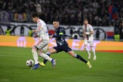 随着比分定格3-1，西甲第6淘汰法甲劲旅里昂，昂首晋级欧联杯八强